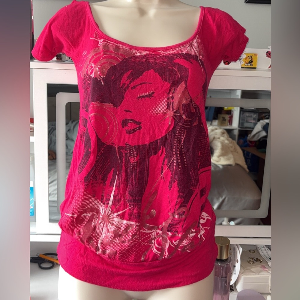 Women's Hot Pink Graphic Scoop Neck Top